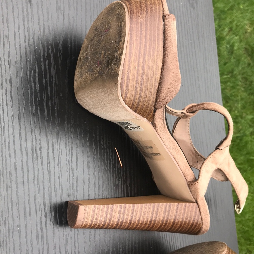 Heels - Picture 5 of 6